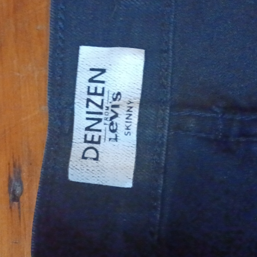 Jeans - Picture 2 of 4